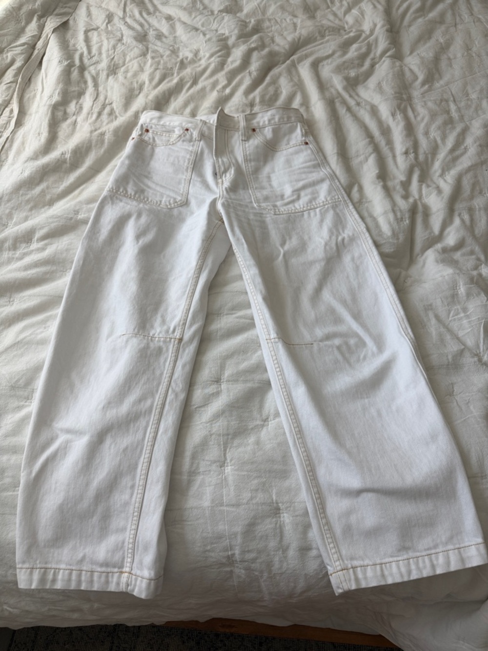 Gap White Barrel-Leg Carpenter Jeans